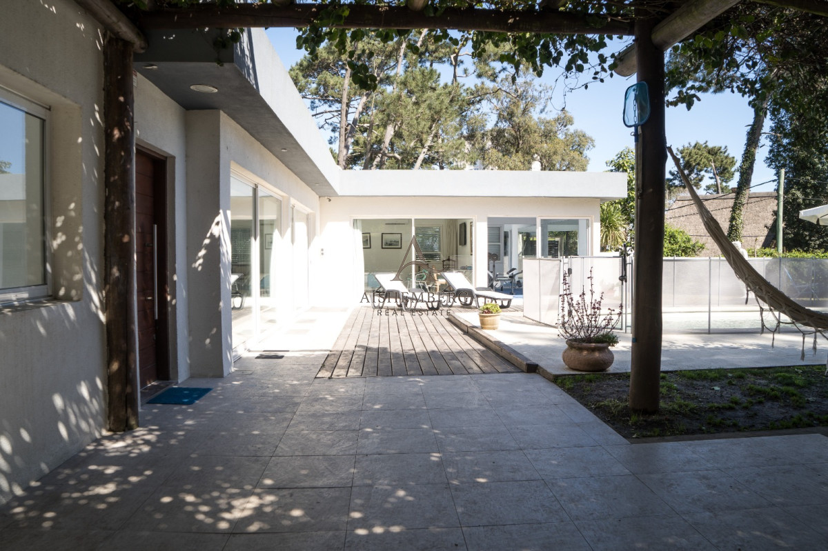 Casa ID.5277 - ALQUILER ANUAL CASA CON PISCINA EN PUNTA DEL ESTE