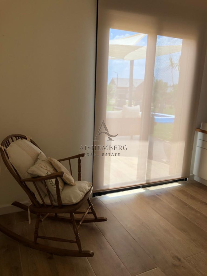 Casa ID.5754 - Casa de diseño en Colinas de Carrasco 4 dormitorios, gran terreno y terraza con parrillero