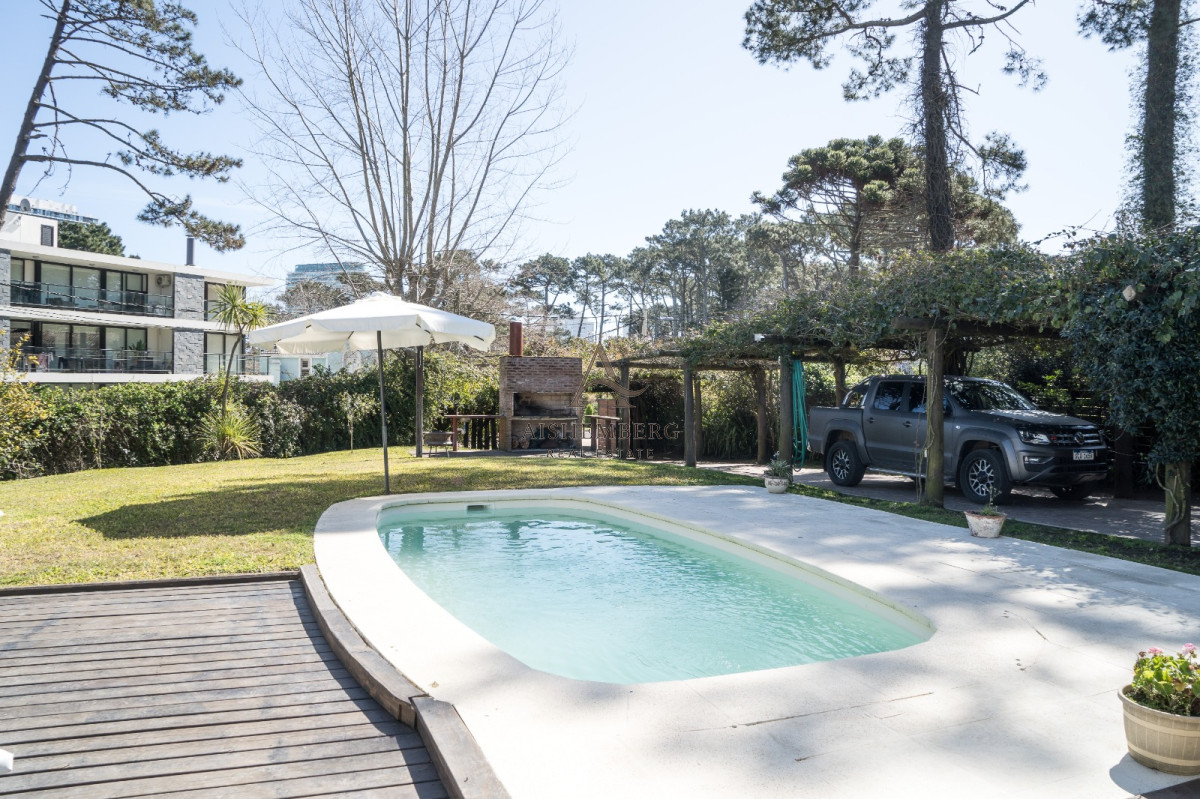 Casa ID.5277 - ALQUILER ANUAL CASA CON PISCINA EN PUNTA DEL ESTE