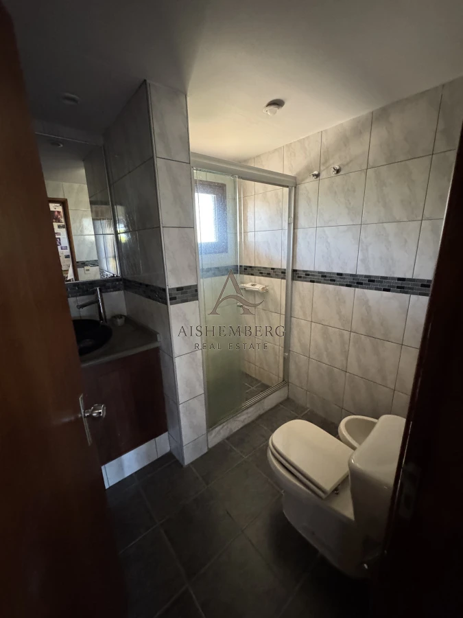Casa ID.4964 - Venta, Casa de 4 dormitorios en Playa Mansa, con piscina y parrillero