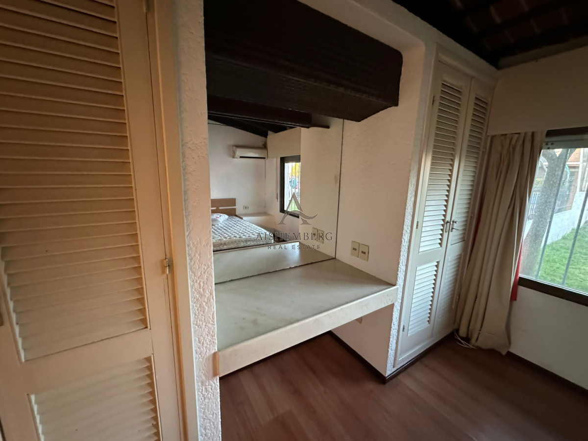 Casa ID.5602 - CASA EN ALQUILER ANUAL 3 DORMITORIOS PLAYA MANSA