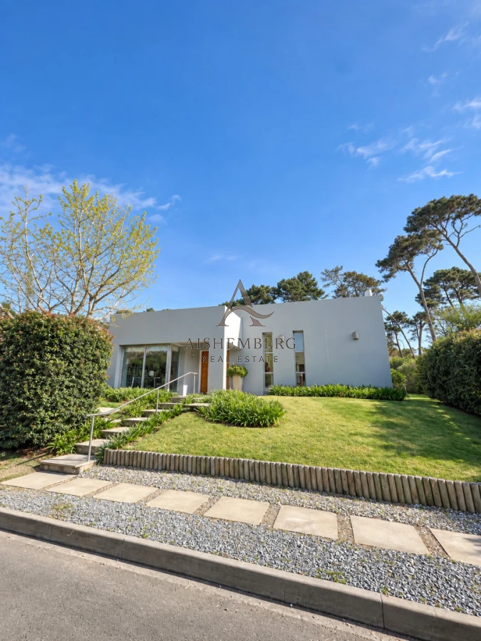 Casa ID.5711 - VENTA O ALQUILER ANUAL - CASA EN LA ARBOLADA