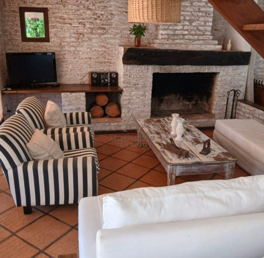 Casa ID.5401 - Casa en Alquiler en Montoya 2 dormitorios