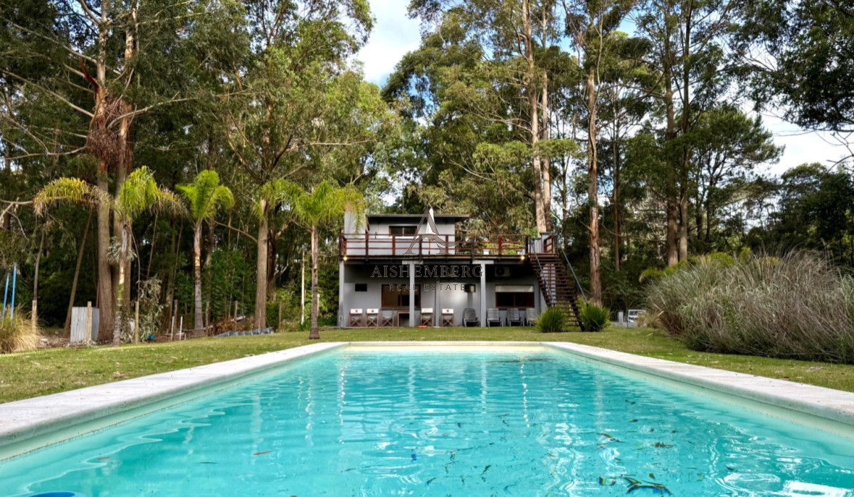Casa ID.5601 - VENTA CASA 4000m DE TERRENO DE BOSQUE PUNTA BALLENA SOLANAS