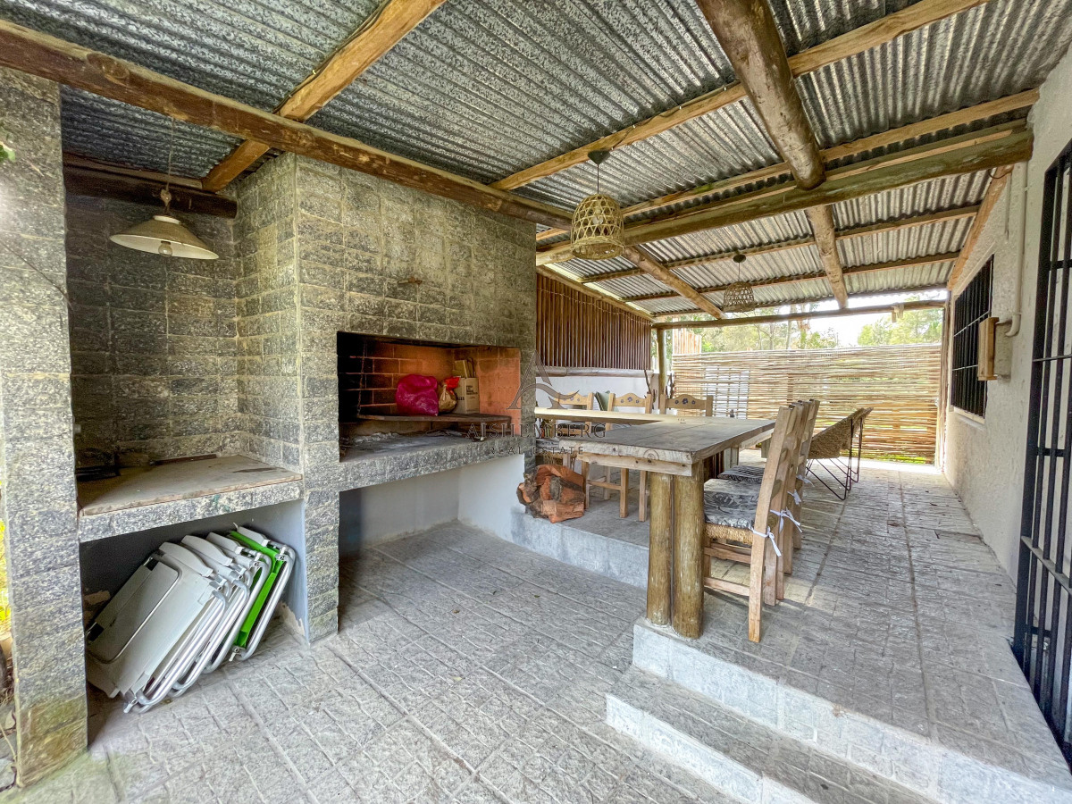 Casa ID.4960 - Casa en venta en el tesoro 4 dormitorios