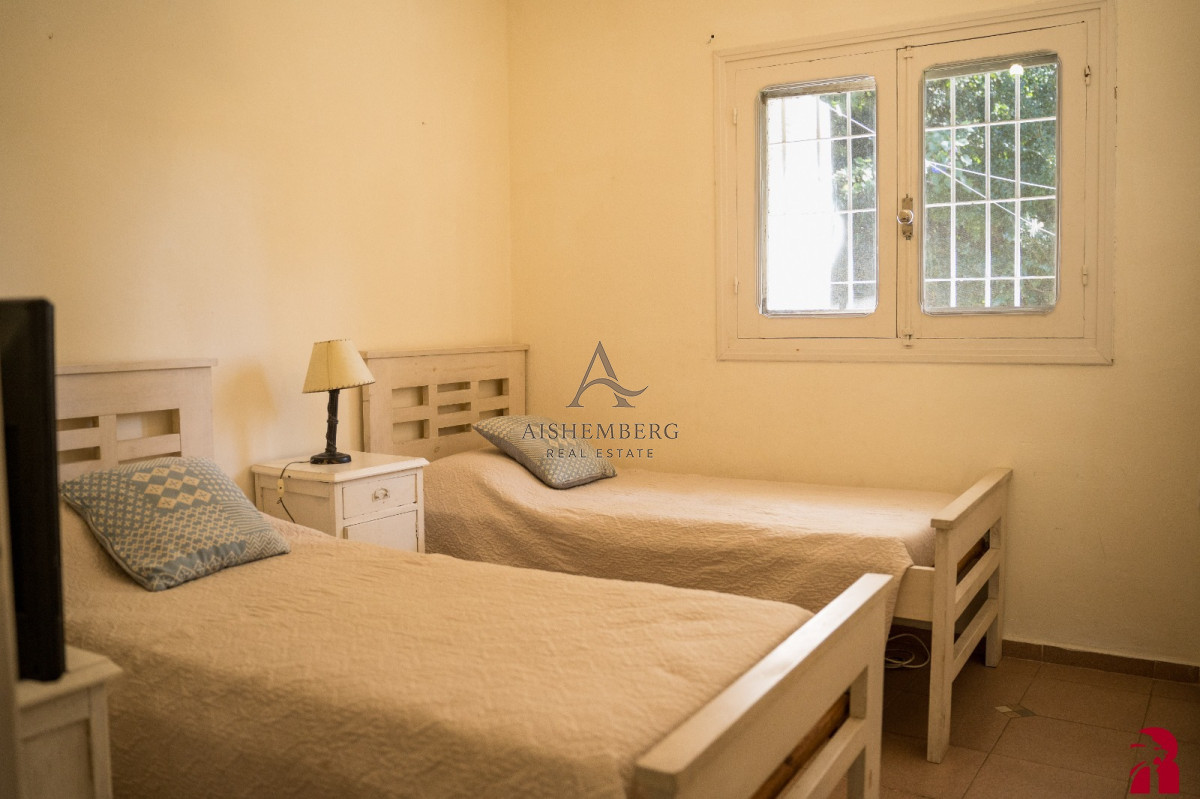 Casa ID.5308 - Venta de casa de 4 dormitorios + dep. en Cantegril, Punta del Este
