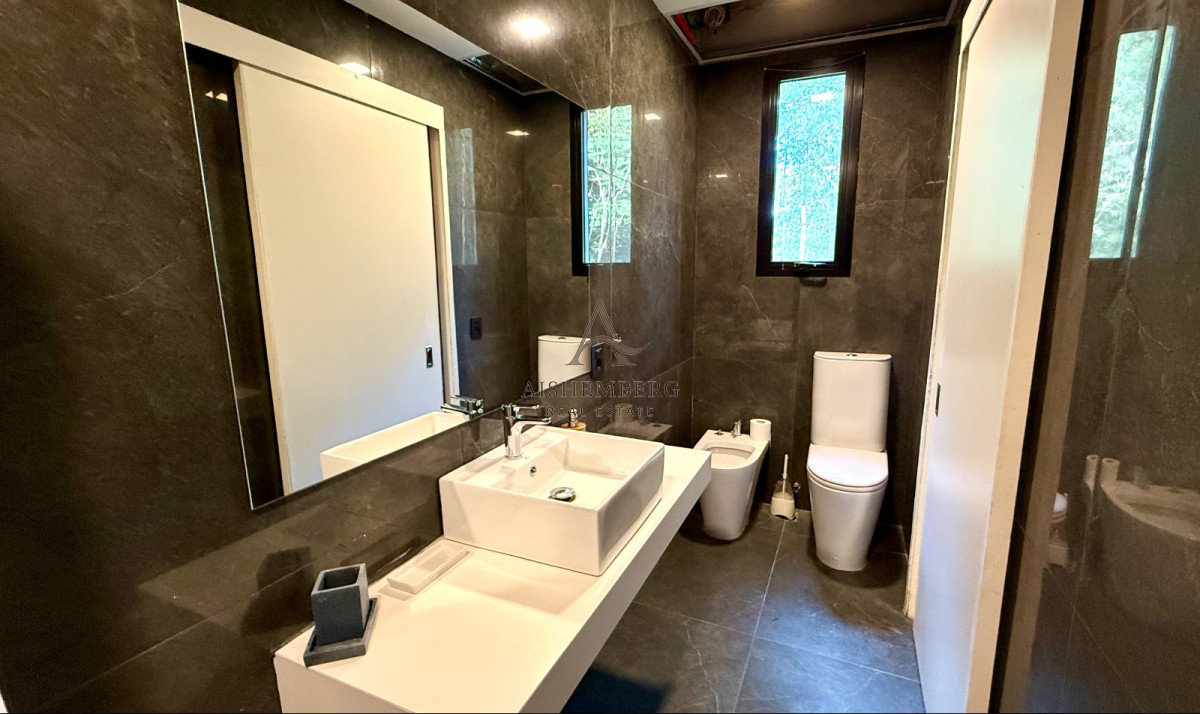 Casa ID.5601 - VENTA CASA 4000m DE TERRENO DE BOSQUE PUNTA BALLENA SOLANAS