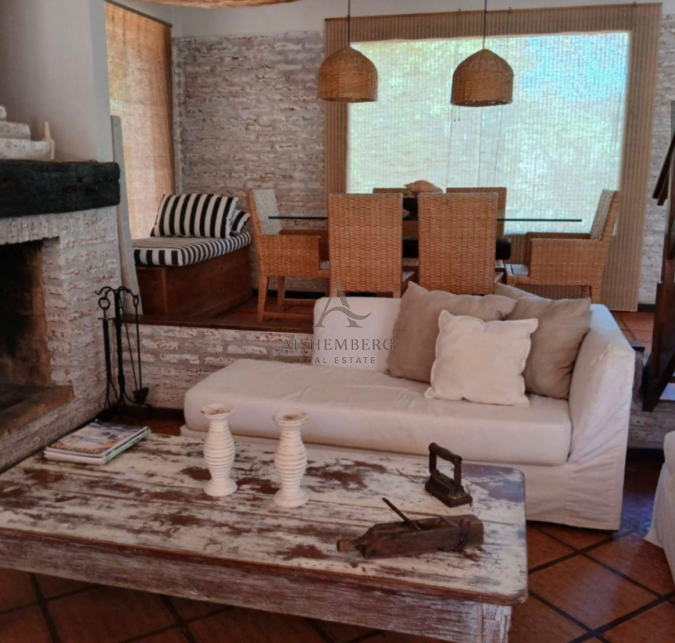 Casa ID.5401 - Casa en Alquiler en Montoya 2 dormitorios