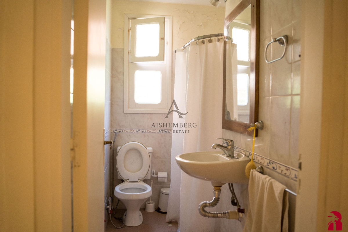 Casa ID.5308 - Venta de casa de 4 dormitorios + dep. en Cantegril, Punta del Este
