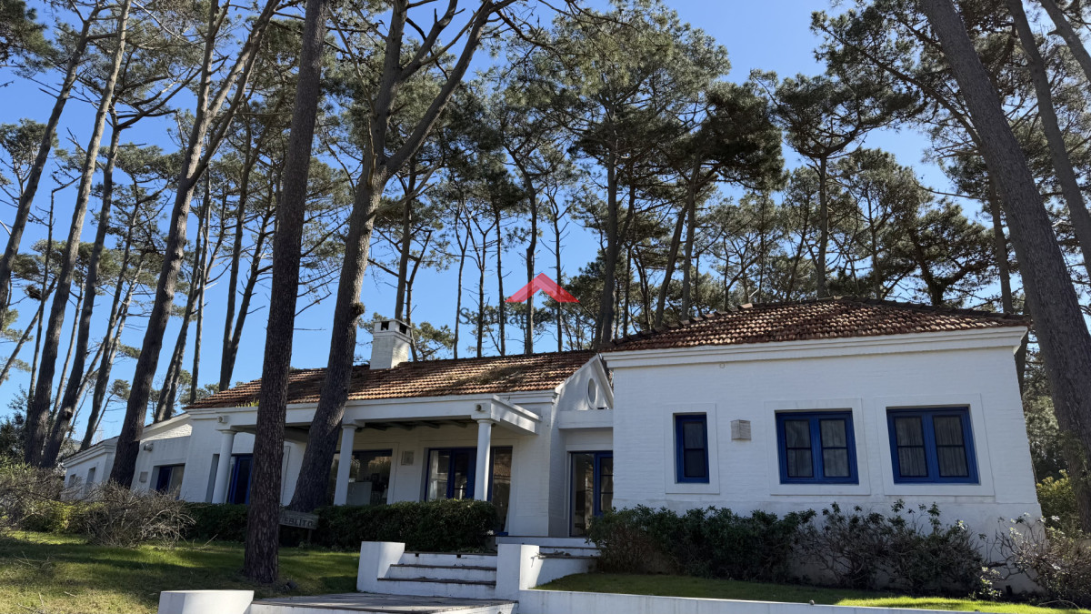Casa de 5 dormitorios en Laguna Blanca