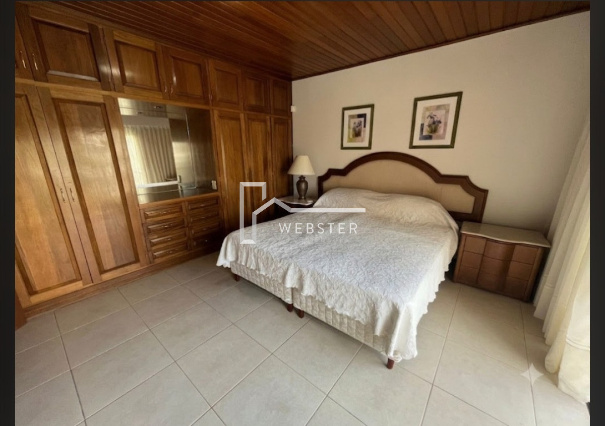 Casa ID.2962 - Casa en alquiler anual a solo 100 metros de Playa Brava de 4 dormitorios 