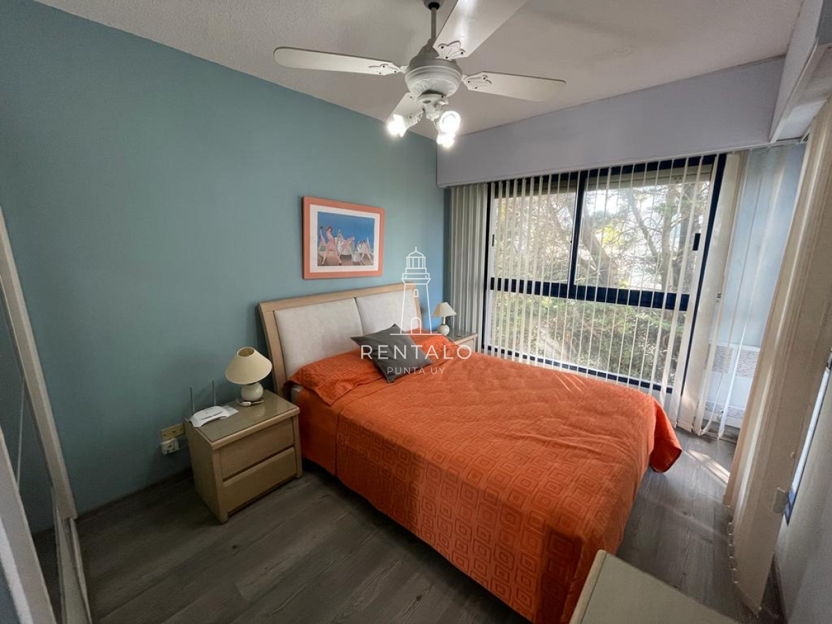 Apartamento ID.1106 - Apartamento en venta de 2 dormitorios, terraza con vista al mar- Brava, Punta del Este