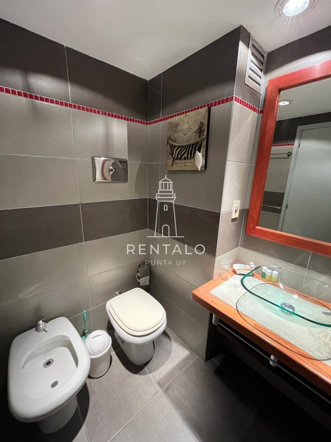 Apartamento ID.1106 - Apartamento en venta de 2 dormitorios, terraza con vista al mar- Brava, Punta del Este