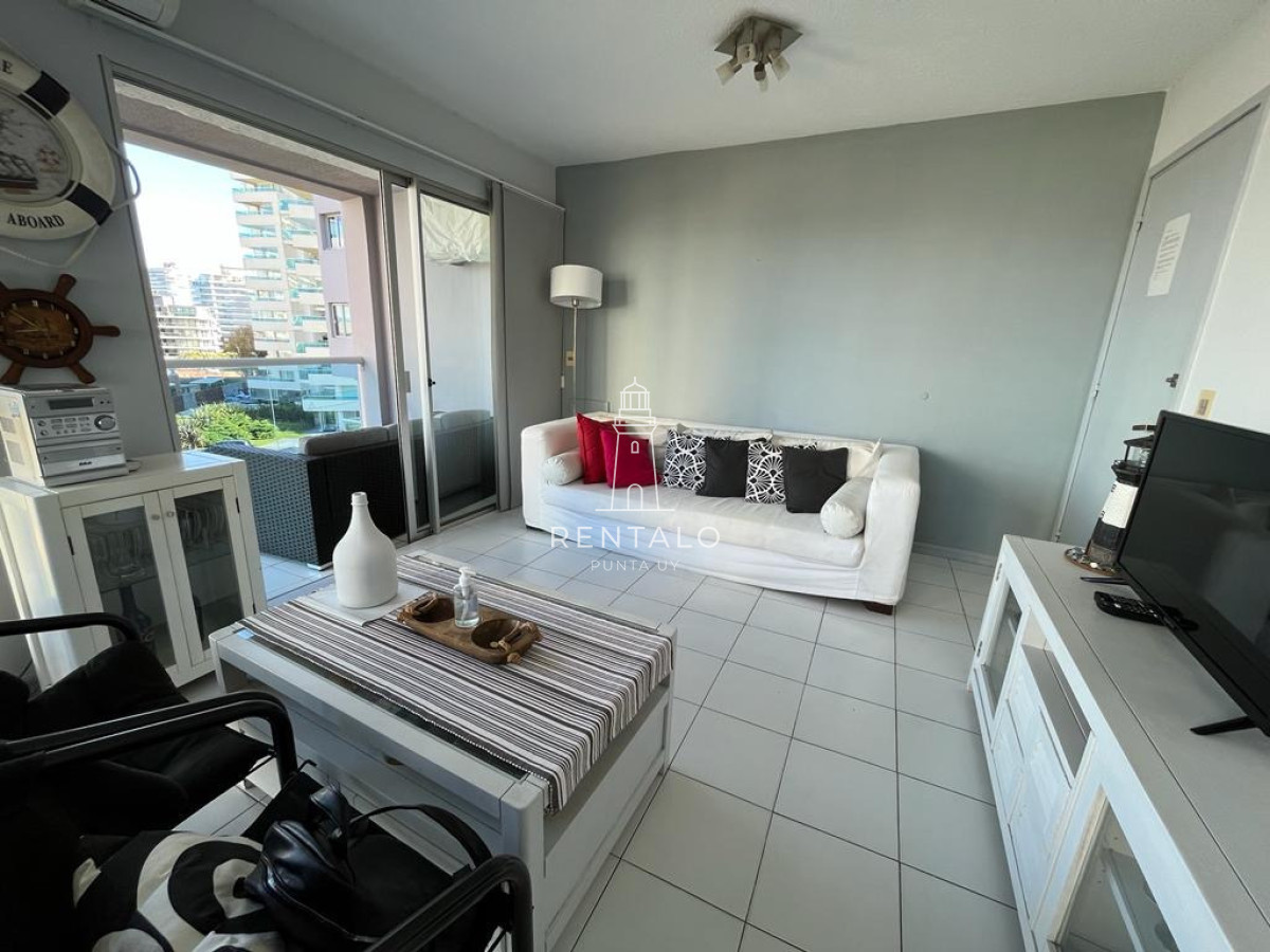 Apartamento ID.1106 - Apartamento en venta de 2 dormitorios, terraza con vista al mar- Brava, Punta del Este