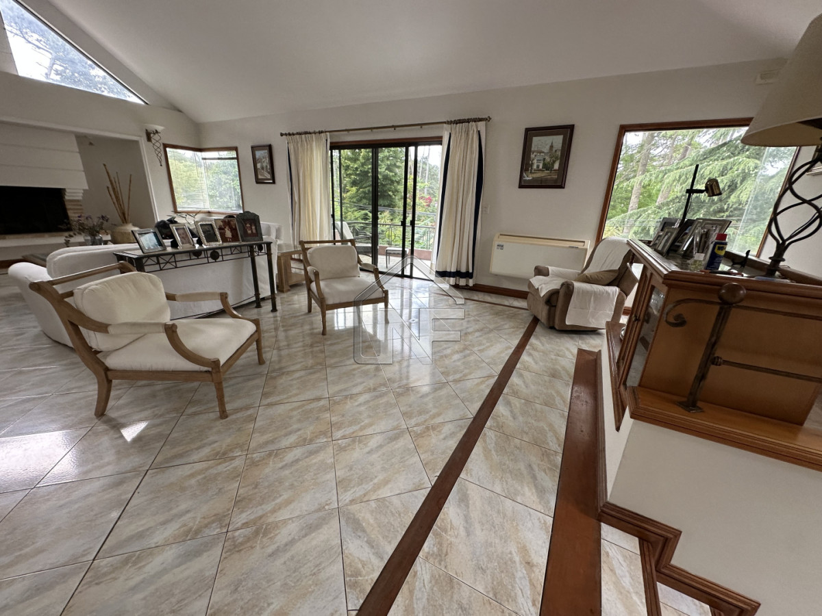 Casa ID.189 - Casa en alquiler enero de 4 dormitorios en Punta del Este 