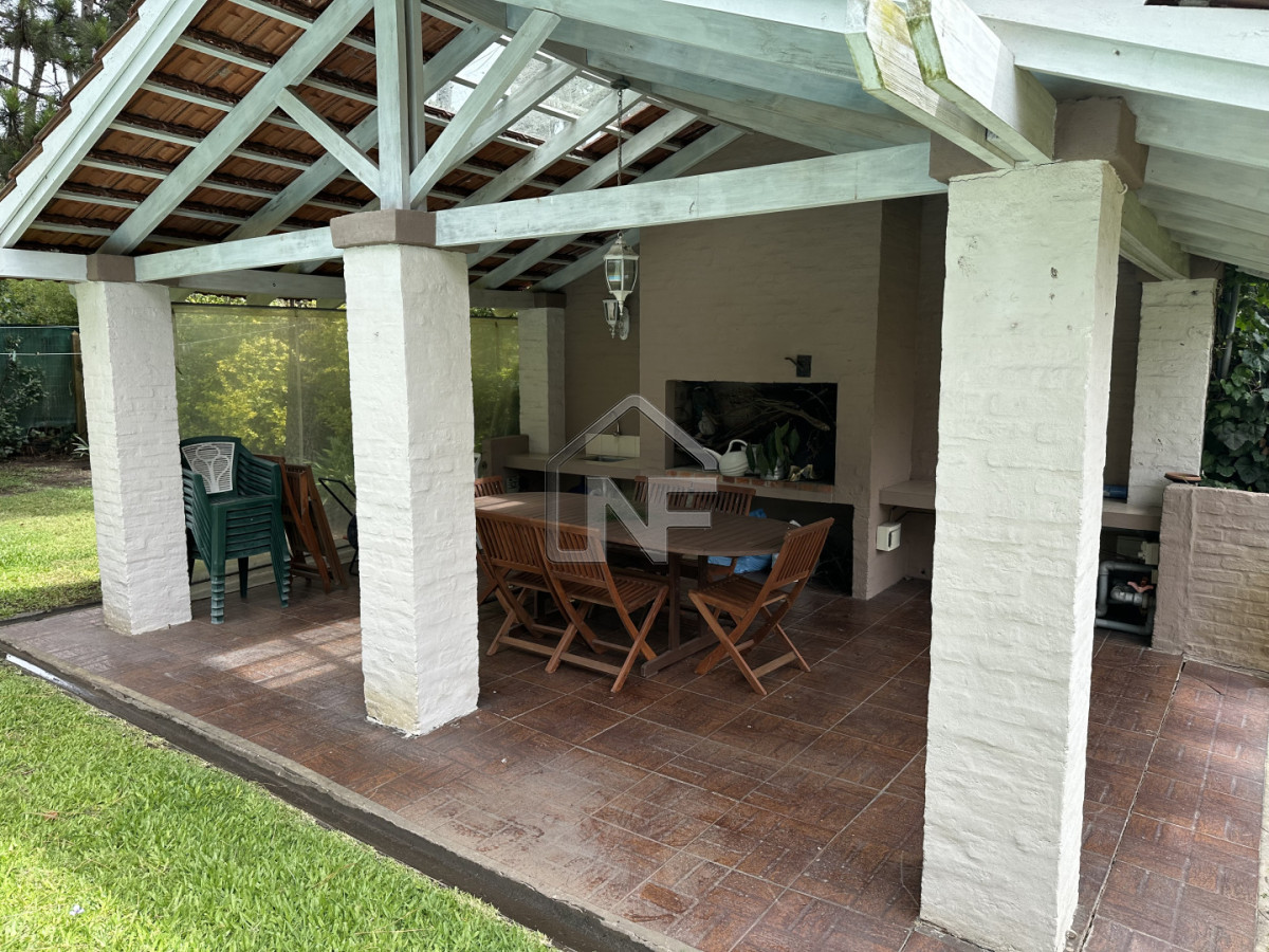Casa ID.189 - Casa en alquiler enero de 4 dormitorios en Punta del Este 