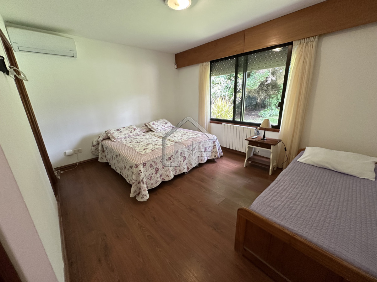 Casa ID.189 - Casa en alquiler enero de 4 dormitorios en Punta del Este 