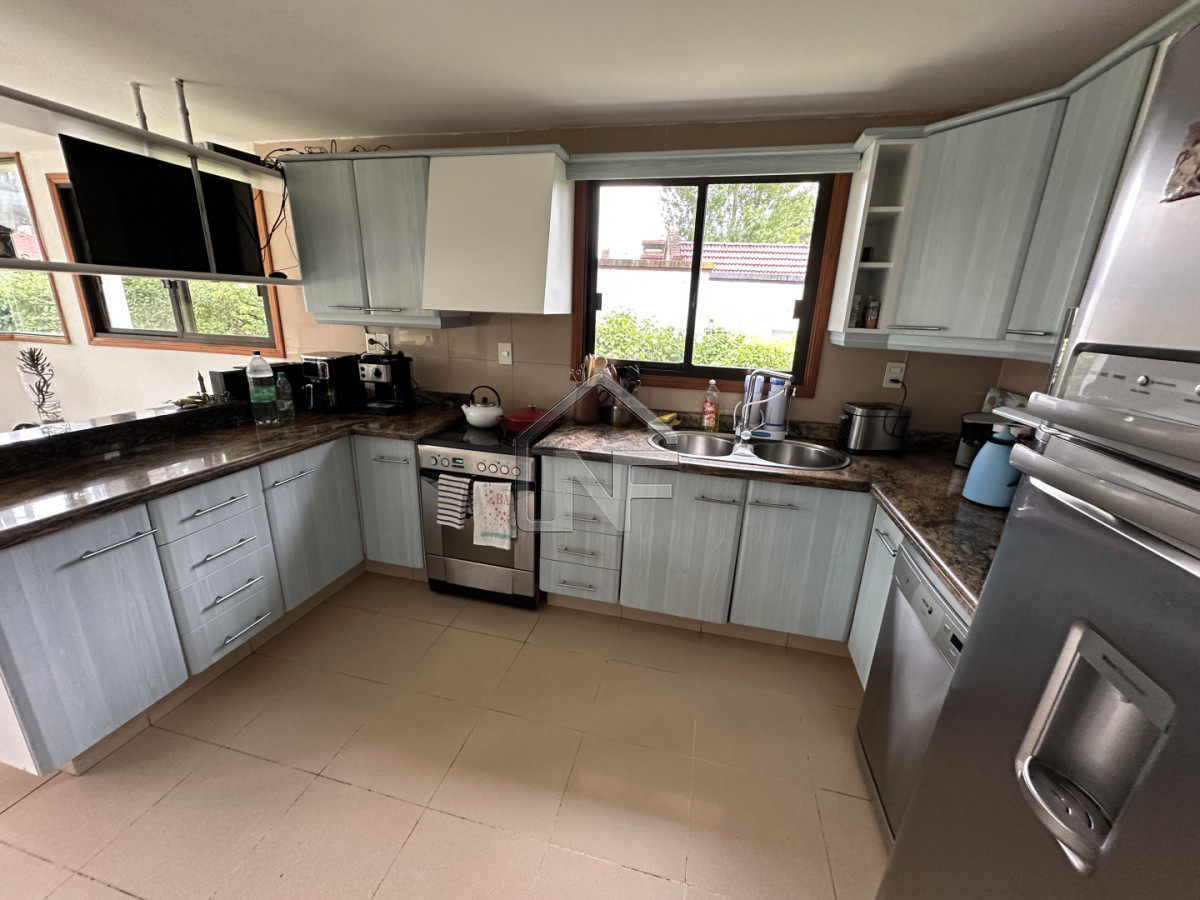Casa ID.189 - Casa en alquiler enero de 4 dormitorios en Punta del Este 
