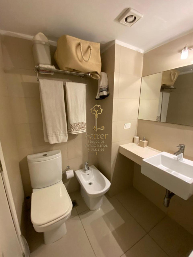 Apartamento ID.739 - Apartamento en venta de 1 dormitorio y medio + 2 baños en Punta del Este 