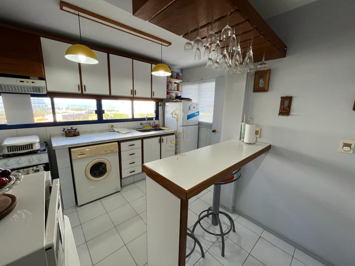 Apartamento ID.467 - Apartamento en venta de 2 dormitorios, terraza con vista al mar- Brava, Punta del Este