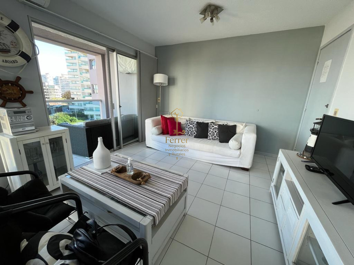 Apartamento ID.467 - Apartamento en venta de 2 dormitorios, terraza con vista al mar- Brava, Punta del Este