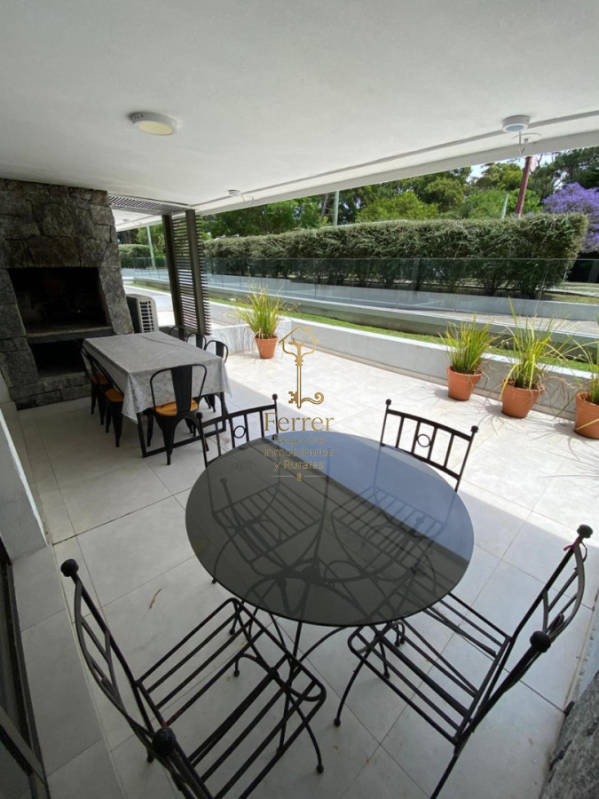Apartamento ID.739 - Apartamento en venta de 1 dormitorio y medio + 2 baños en Punta del Este 
