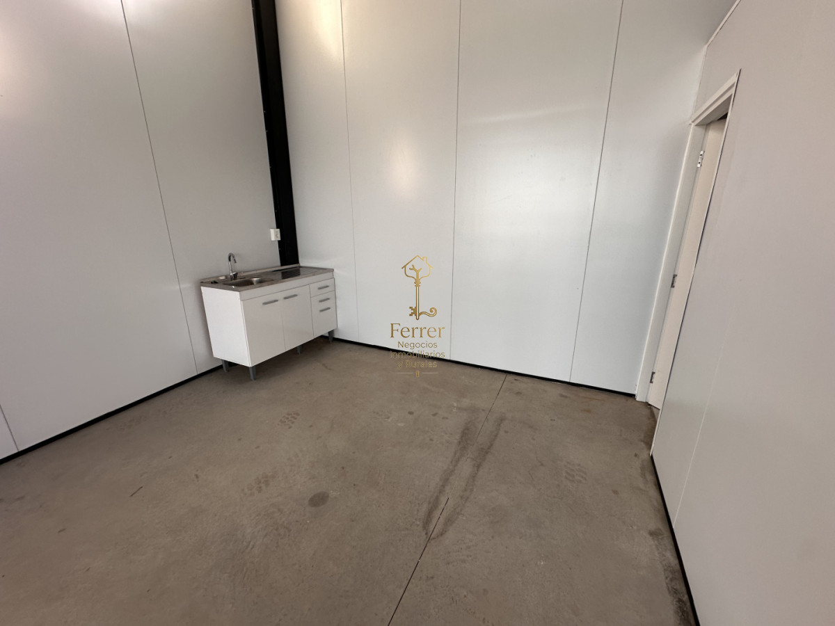 Local Comercial ID.805 - Local en Maldonado, 