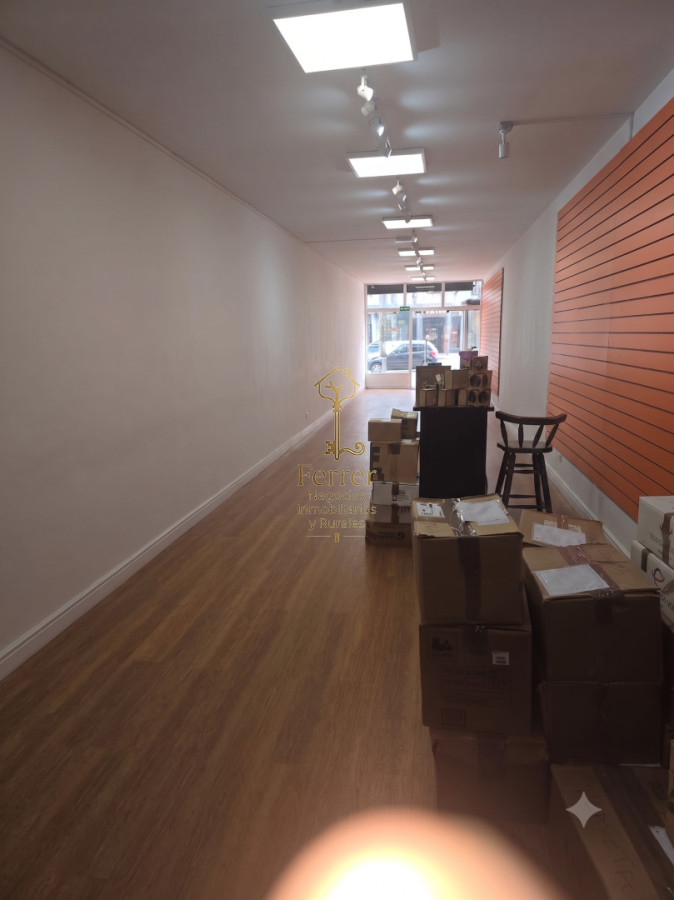 Local Comercial ID.953 - ¡Excelente oportunidad de alquiler anual sobre Avenida Gorlero!