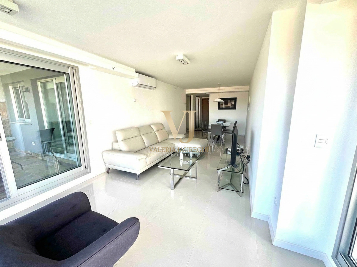 Apartamento ID.861 - Venta Look Brava 2 dormitorios más dependencia de servicio. 