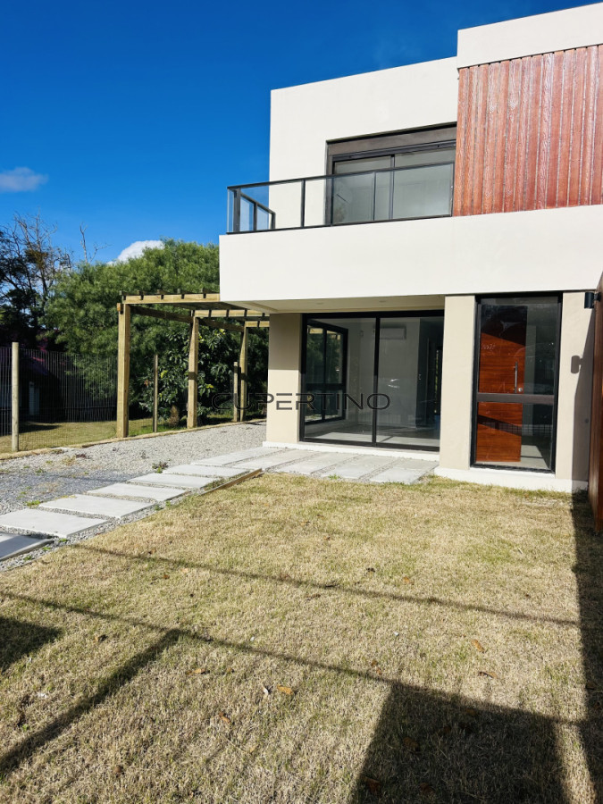 VENTA CASA DE 3 DORM 3 BAÑOS PINARES — foto 2