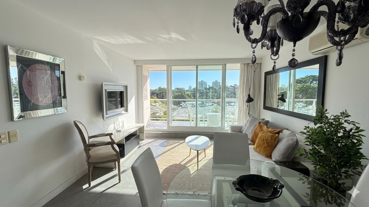 Apartamento ID.12 - Venta apartamento 1 dorm YOO Punta del Este con garaje
