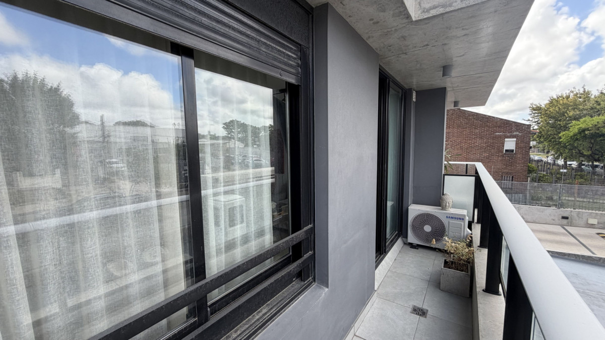 Apartamento ID.7 - MONOAMBIENTE AMOBLADO EN MALVÍN, BALCÓN, SEGURIDAD 24 HS - CERCA DE LA RAMBLA