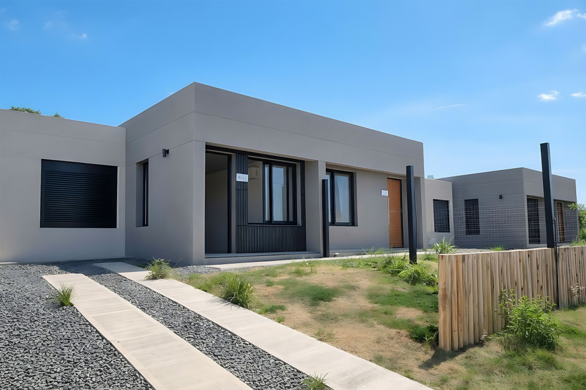 Casa ID.8 - Venta Casa a estrenar en Lagomar 2 dorm cochera y patio Ley 18.795
