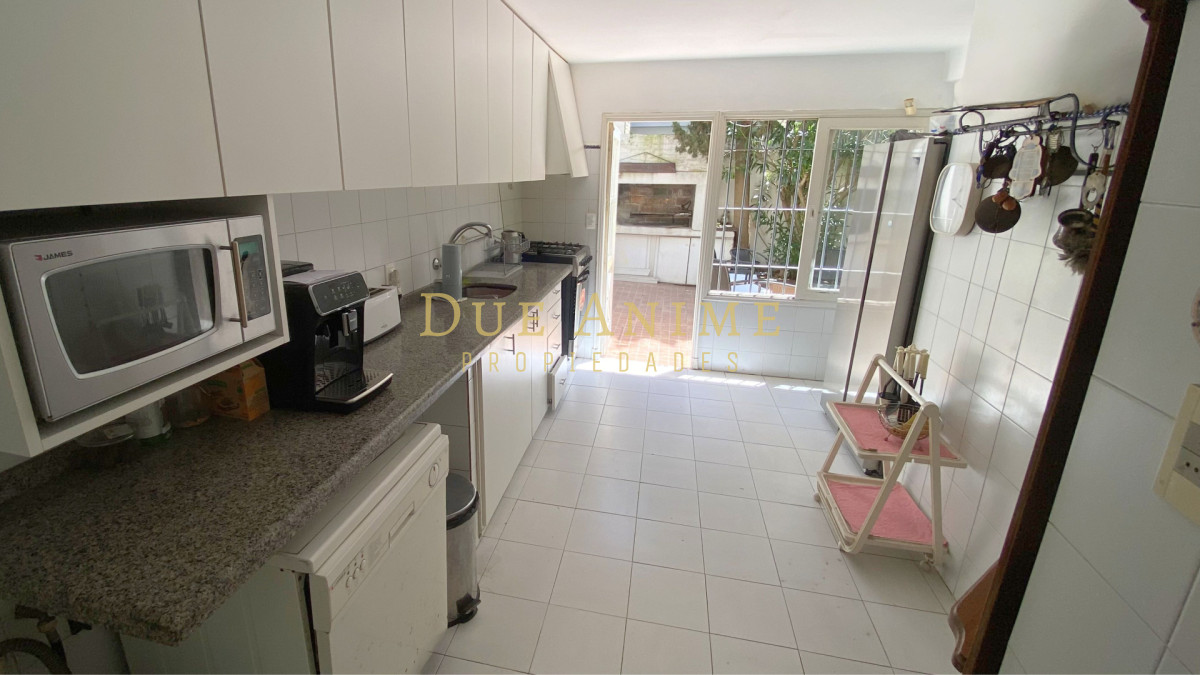 Casa ID.1 - VENTA Casa Buceo 5 dorm a metros del mar y WTC