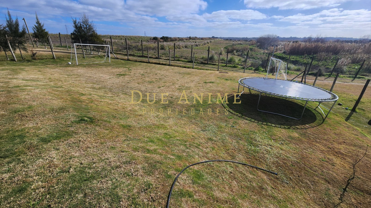 Casa ID.30 -  Colinas de Carrasco, Venta casa 4 dorm con Piscina infinita U$S670.000