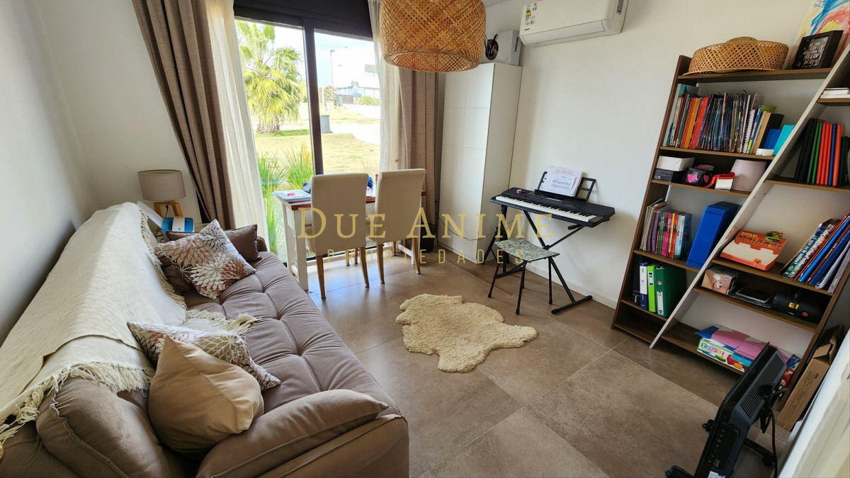 Casa ID.30 -  Colinas de Carrasco, Venta casa 4 dorm con Piscina infinita U$S670.000