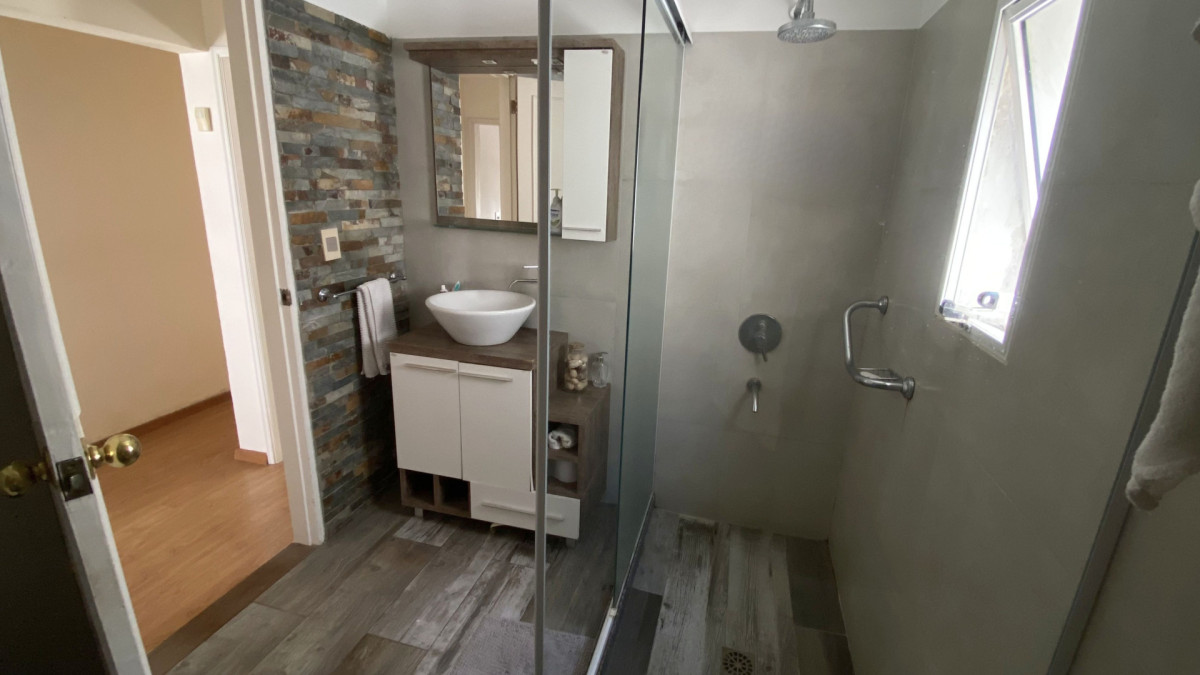 Casa ID.1 - VENTA Casa Buceo 5 dorm a metros del mar y WTC