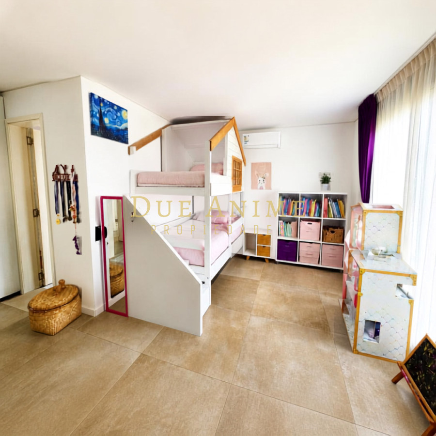 Casa ID.30 -  Colinas de Carrasco, Venta casa 4 dorm con Piscina infinita U$S590.000
