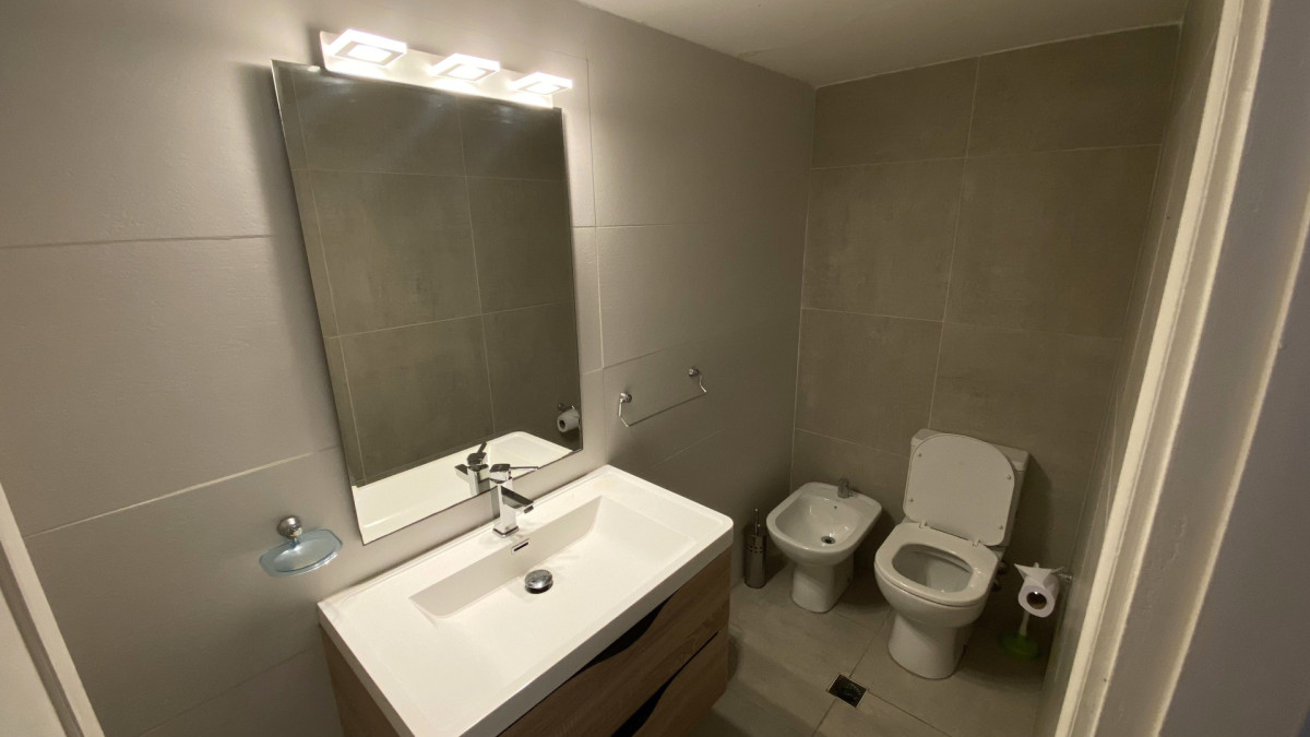 Casa ID.1 - VENTA Casa Buceo 5 dorm a metros del mar y WTC