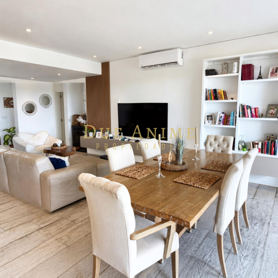 Casa ID.30 -  Colinas de Carrasco, Venta casa 4 dorm con Piscina infinita U$S590.000