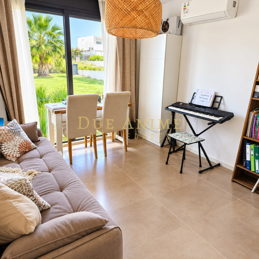 Casa ID.30 -  Colinas de Carrasco, Venta casa 4 dorm con Piscina infinita U$S590.000