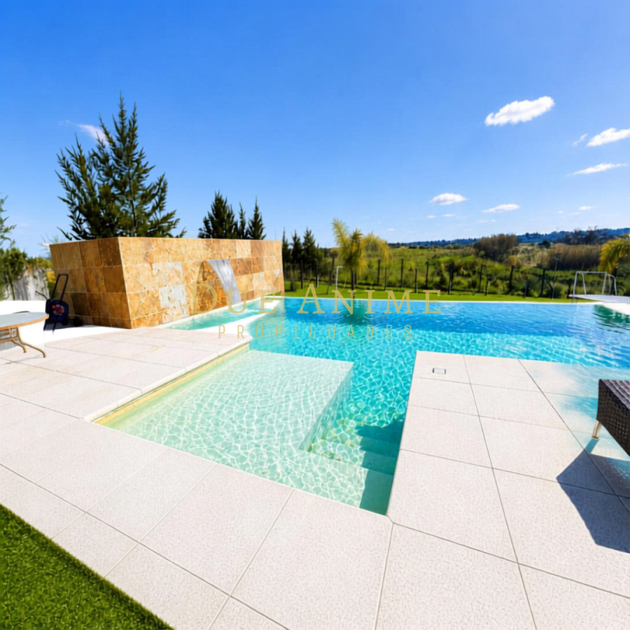 Casa ID.30 -  Colinas de Carrasco, Venta casa 4 dorm con Piscina infinita U$S590.000