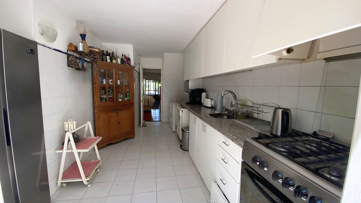 Casa ID.1 - VENTA Casa Buceo 5 dorm a metros del mar y WTC