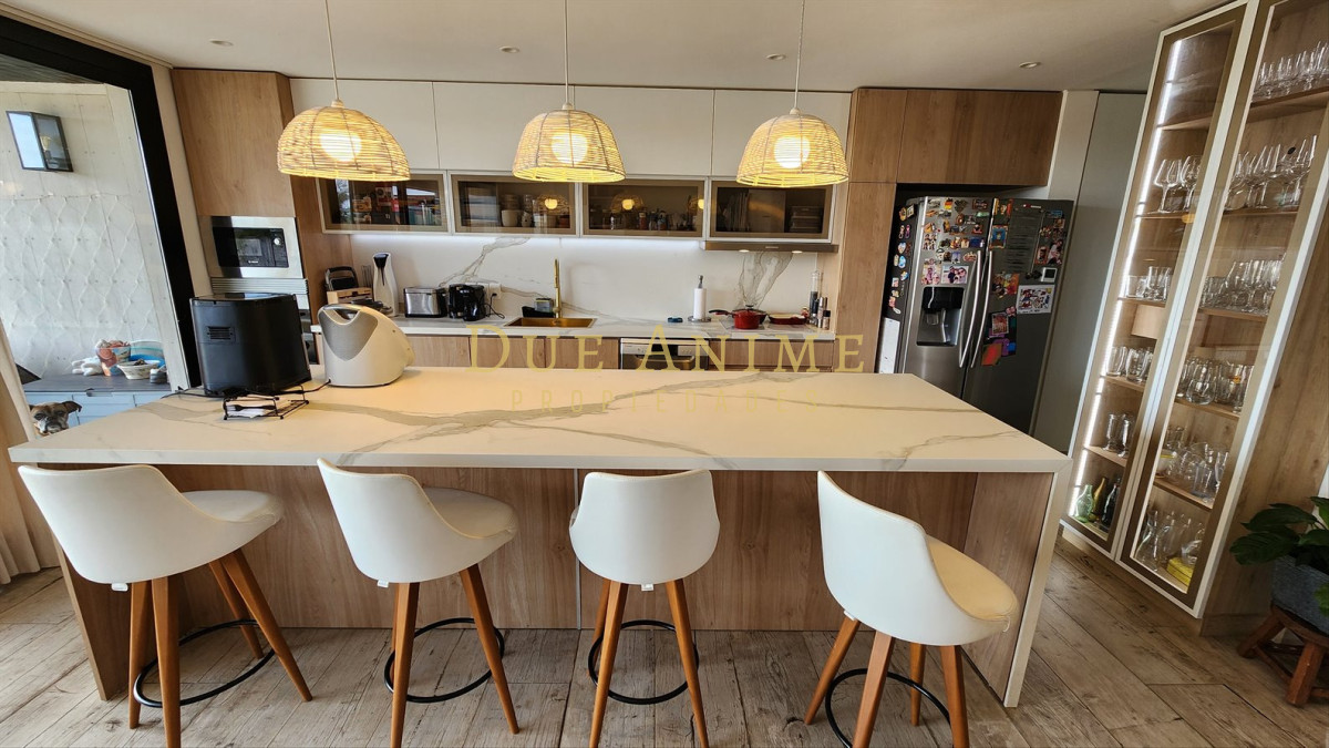 Casa ID.30 -  Colinas de Carrasco, Venta casa 4 dorm con Piscina infinita U$S670.000