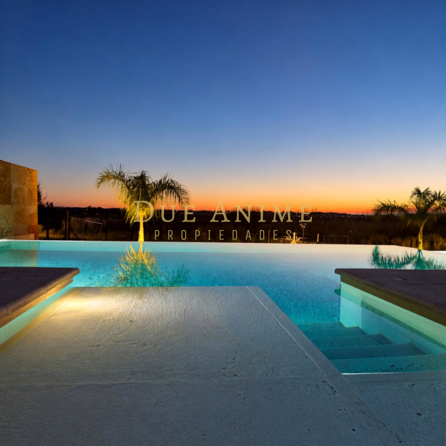Casa ID.30 -  Colinas de Carrasco, Venta casa 4 dorm con Piscina infinita U$S590.000