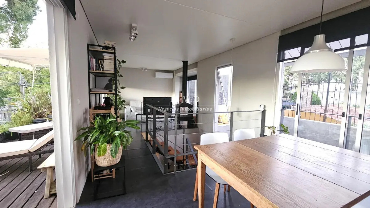 Casa ID.1 - Venta Casa En Malvín, 3 Dormitorios, Cochera, Minimalista, Nueva.