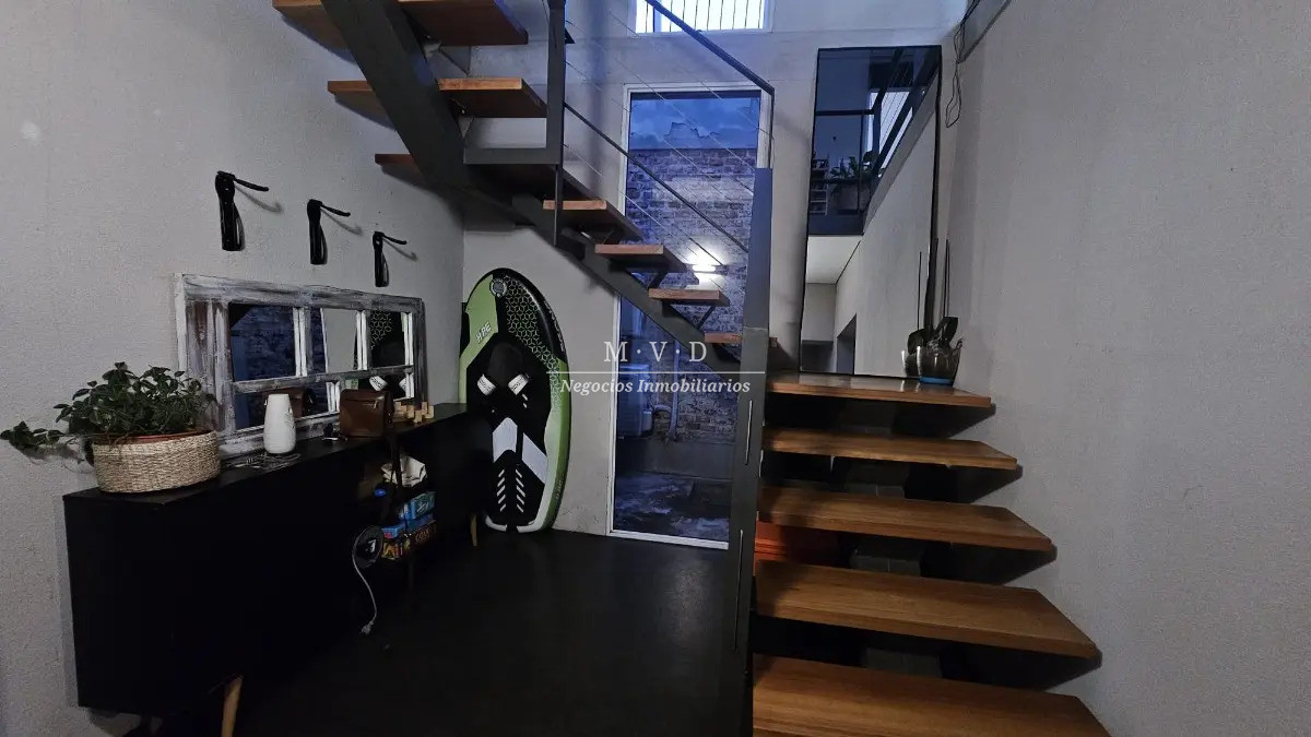 Casa ID.1 - Venta Casa En Malvín, 3 Dormitorios, Cochera, Minimalista, Nueva.