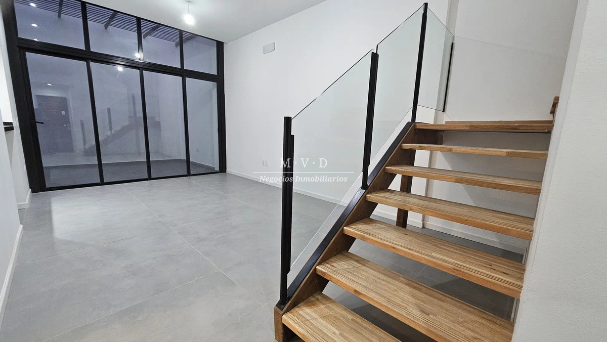 Casa ID.2 - Casa En Venta A Estrenar En Cordón, Cuatro Dormitorios, Garaje, Patio Y Azoteas