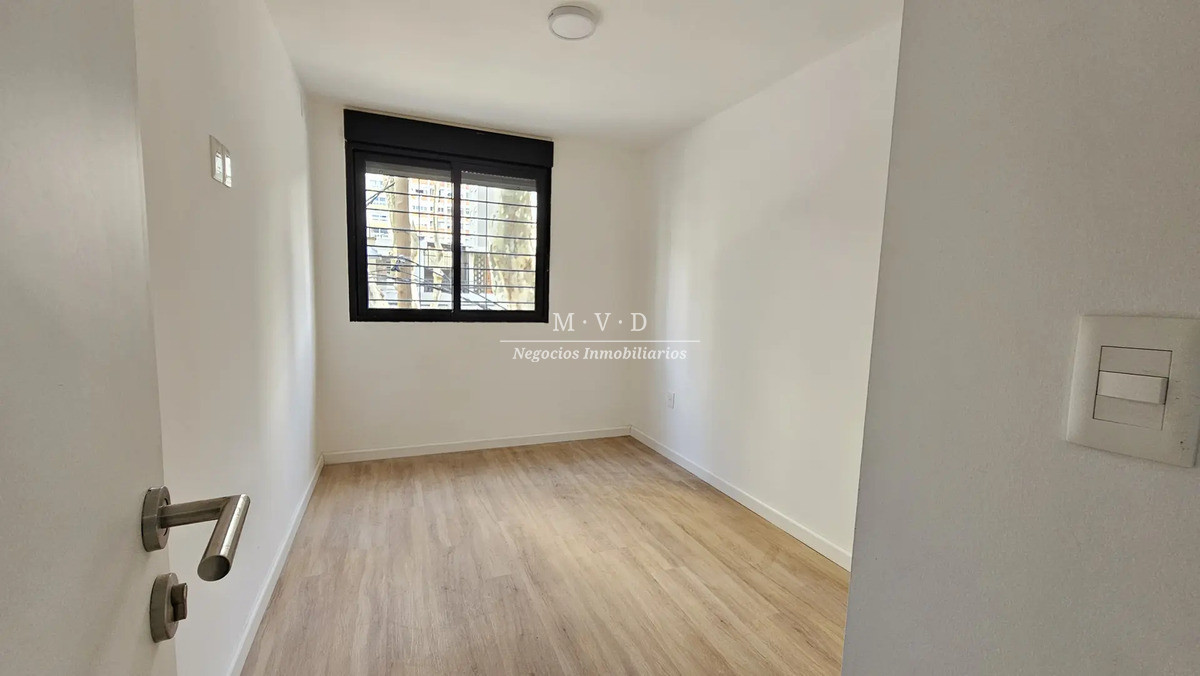 Casa ID.2 - Casa En Venta A Estrenar En Cordón, Cuatro Dormitorios, Garaje, Patio Y Azoteas