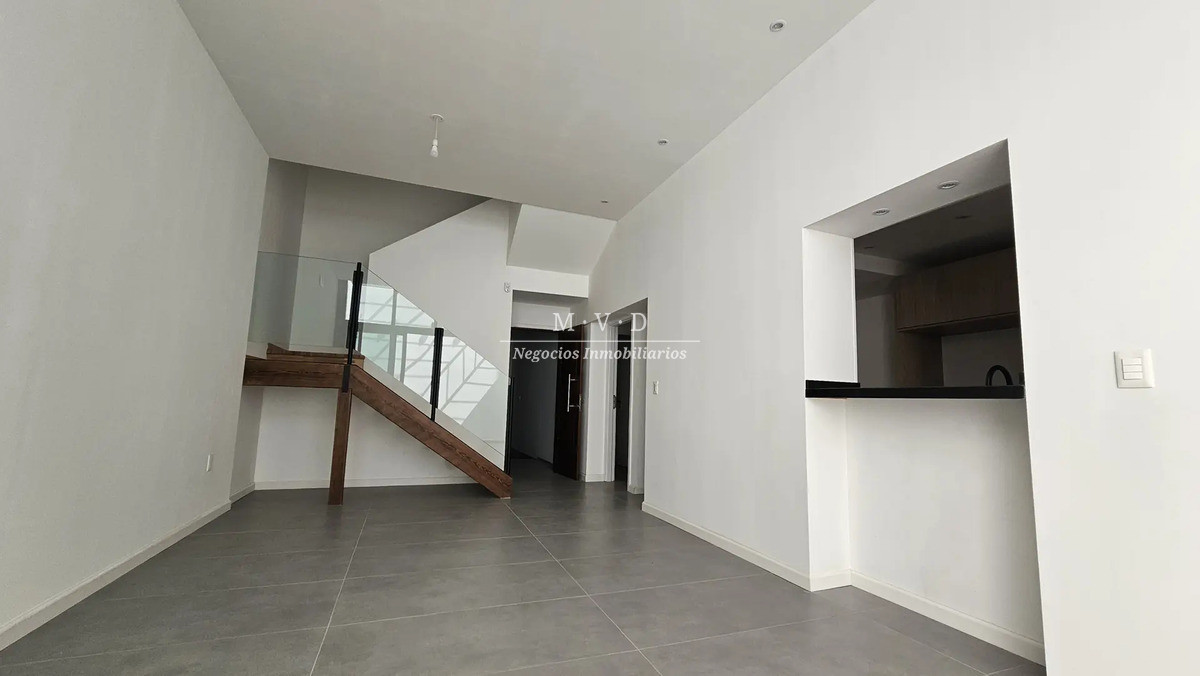Casa ID.2 - Casa En Venta A Estrenar En Cordón, Cuatro Dormitorios, Garaje, Patio Y Azoteas